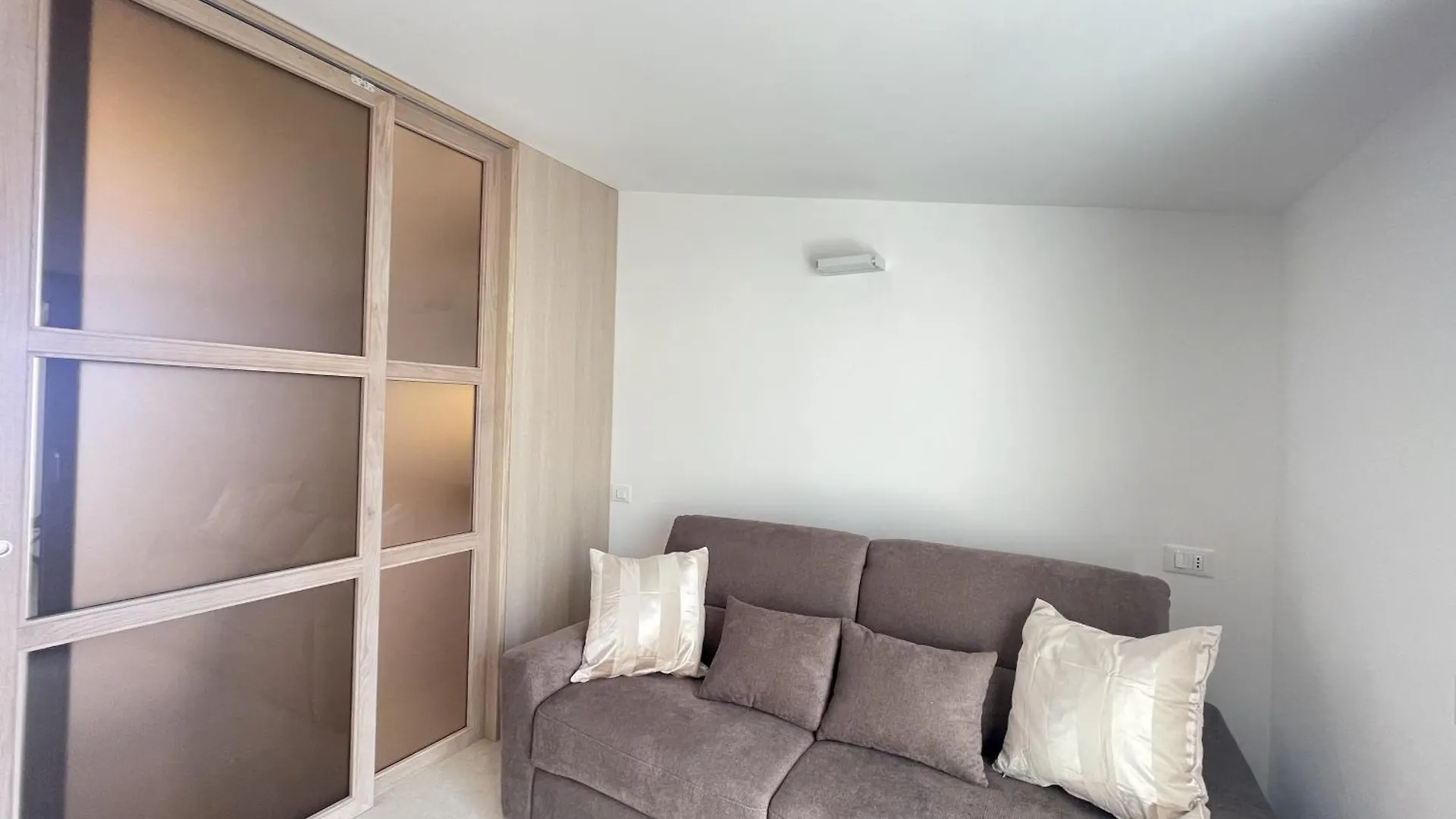 Sea Sky Suite Cefalu 0*,  Italy